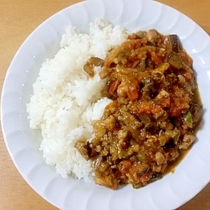 玉ねぎ、カレールー、トマト缶要らず☆茄子カレー